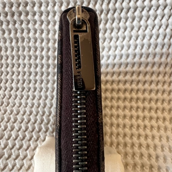 Fendi Dark Brown Zip Wallet - Picture 5 of 8